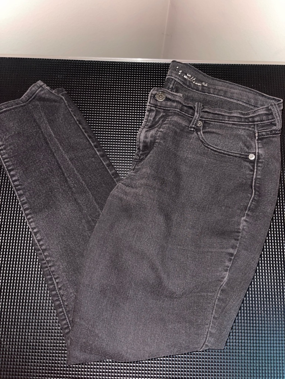 Old Navy Women’s High-Rise Black Jeans - Classic Slim/Skinny fit size 10 petite